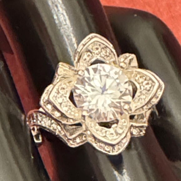 Jewelry - Sterling 925 Simulated Diamonds Fleur de Los Blossom